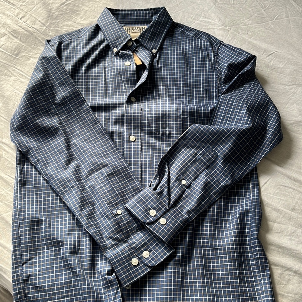 NWT Duluth Trading button up
